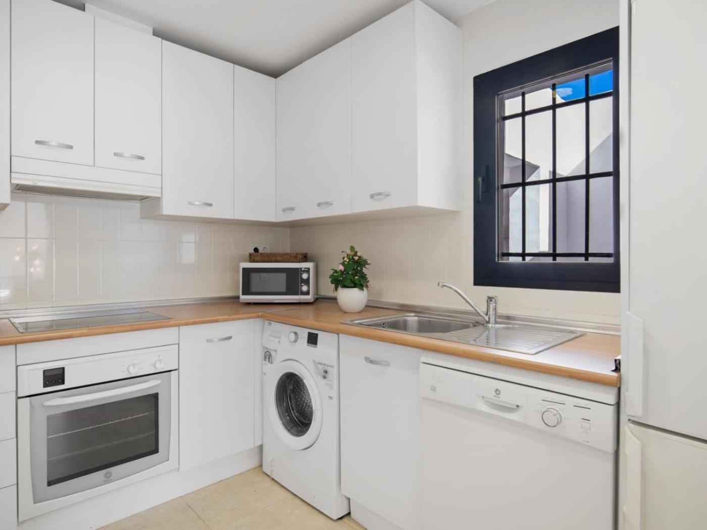 Apartamento De 2 Dormitorios En Playas Del Duque Marbella Eksteriør billede