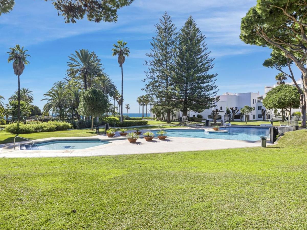 Apartamento De 2 Dormitorios En Playas Del Duque Marbella Eksteriør billede