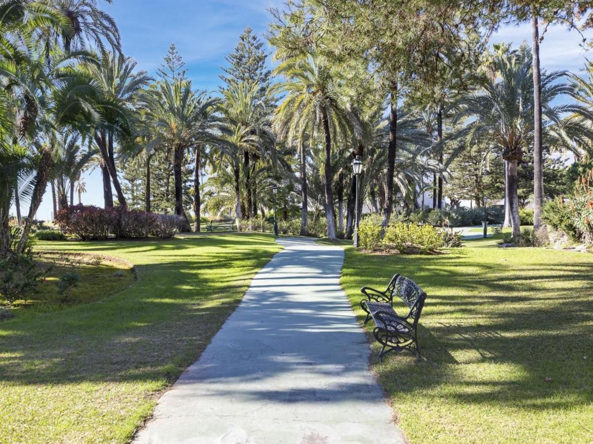 Apartamento De 2 Dormitorios En Playas Del Duque Marbella Eksteriør billede